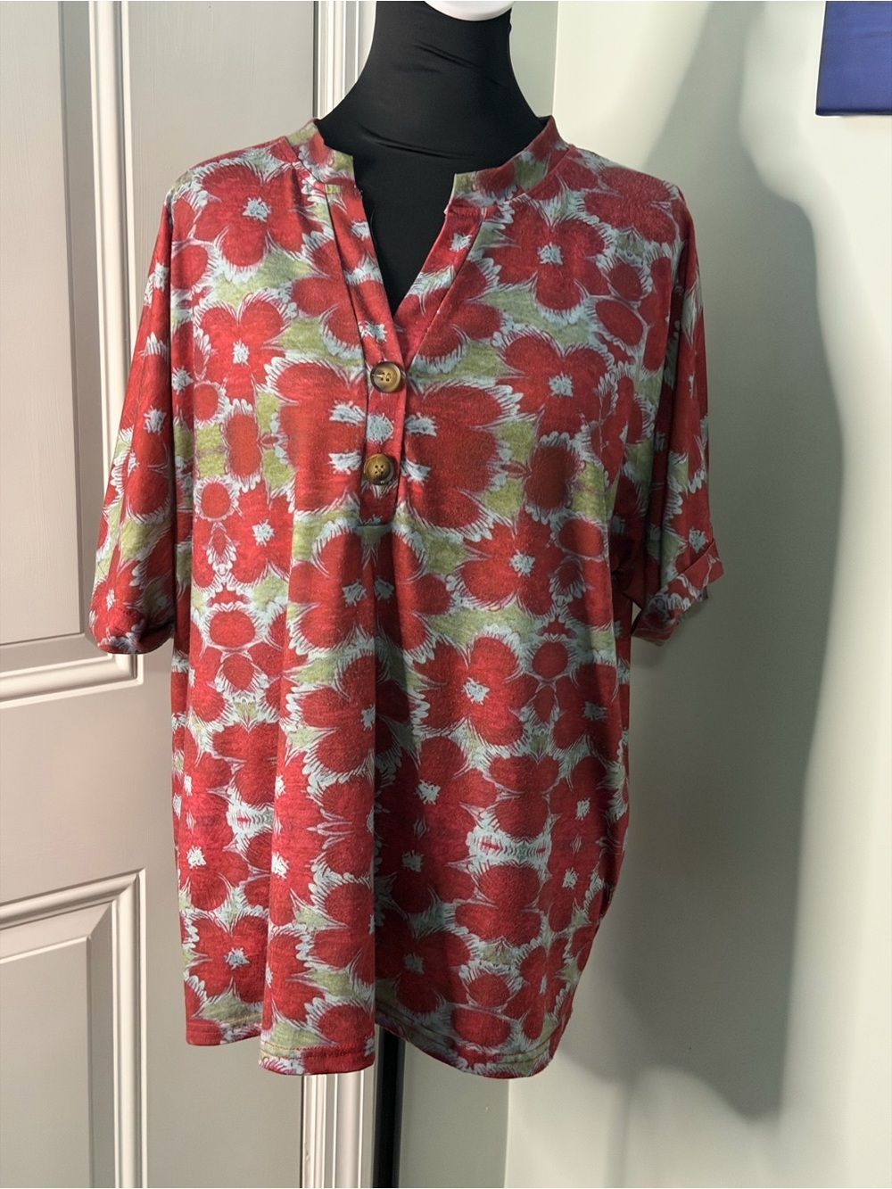 Red Floral Split-Neck Tunic Top